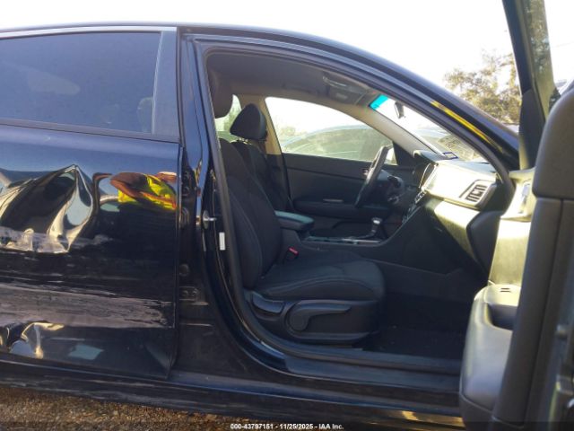2018 KIA OPTIMA 5XXGT4L34JG218185 Photo 4