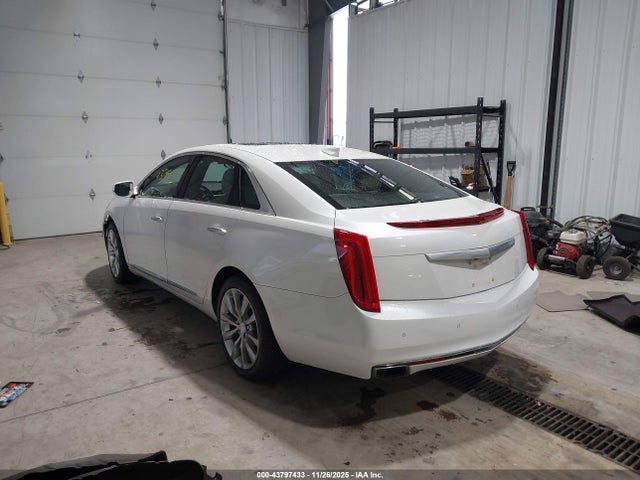 2017 CADILLAC XTS 2G61N5S32H9118825 Photo 2