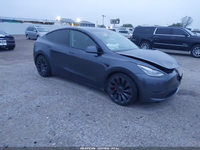 2021 TESLA MODEL Y 5YJYGDEF9MF076181 Photo 0