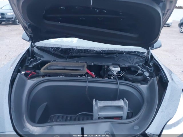 2021 TESLA MODEL Y 5YJYGDEF9MF076181 Photo 9