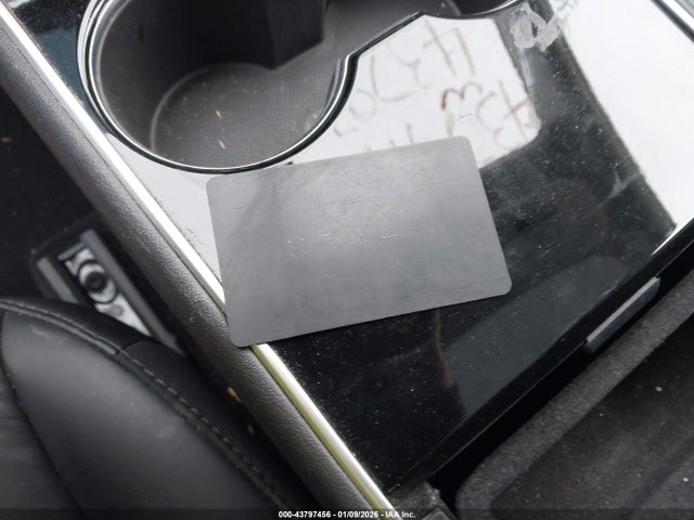 2021 TESLA MODEL Y 5YJYGDEF9MF076181 Photo 10