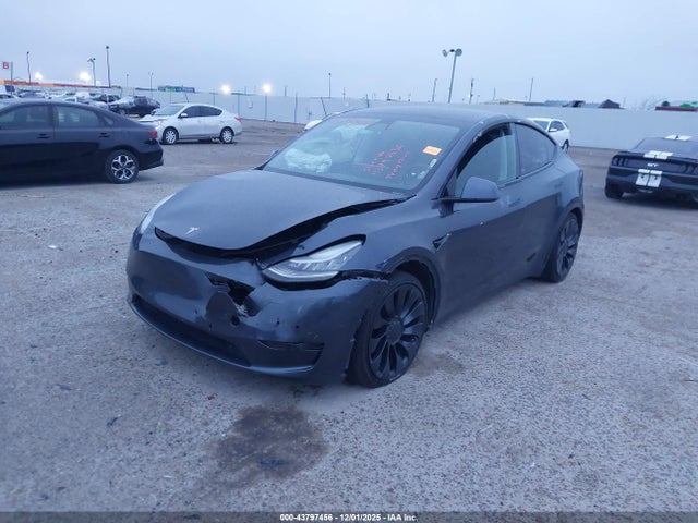 2021 TESLA MODEL Y 5YJYGDEF9MF076181 Photo 1