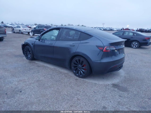 2021 TESLA MODEL Y 5YJYGDEF9MF076181 Photo 2