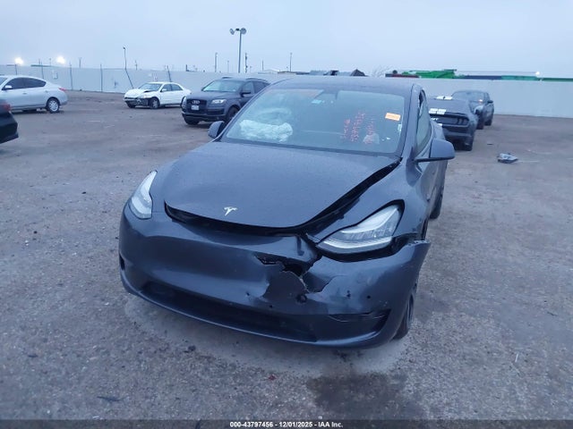 2021 TESLA MODEL Y 5YJYGDEF9MF076181 Photo 5