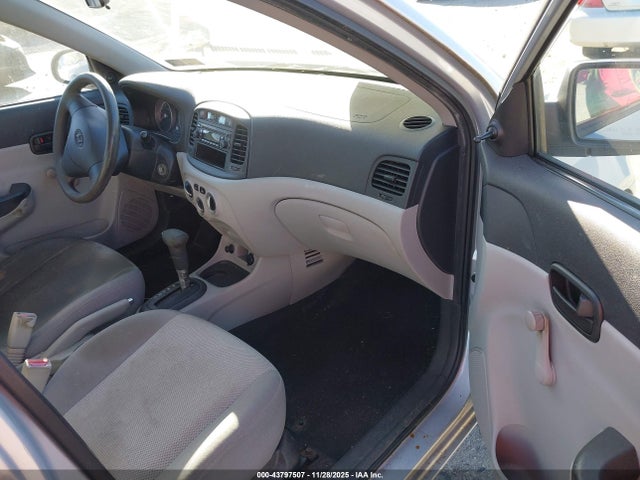 2009 HYUNDAI ACCENT KMHCN46CX9U369635 Photo 4