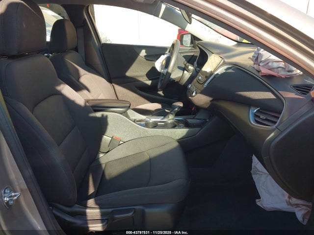 1G1ZD5STXPF184752 Chevrolet Malibu Fwd 1lt