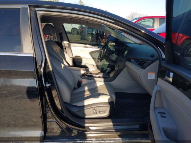 2017 HYUNDAI SONATA HYBRID KMHE34L19HA051877 Photo 4