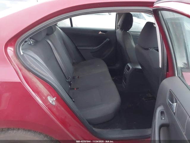3VW267AJ9GM364235 Volkswagen Jetta 1.4t S