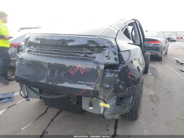 7SAYGDEE3TA470006 Tesla Model Y Long Range Dual Motor All-wheel Drive/long Range Launch Series