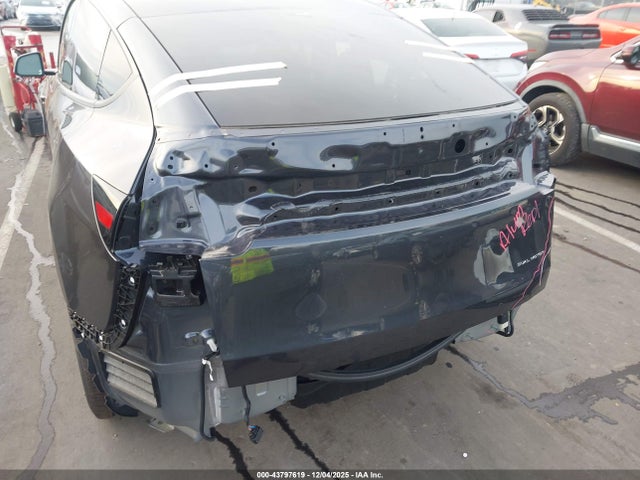7SAYGDEE3TA470006 Tesla Model Y Long Range Dual Motor All-wheel Drive/long Range Launch Series