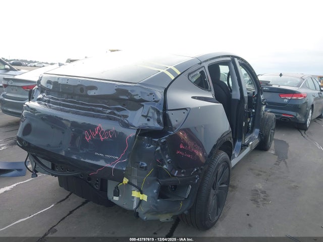2026 TESLA MODEL Y 7SAYGDEE3TA470006 Photo 3