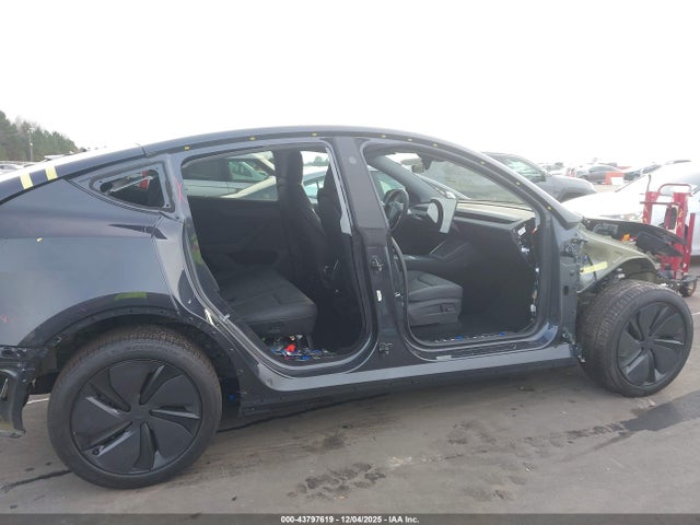2026 TESLA MODEL Y 7SAYGDEE3TA470006 Photo 5