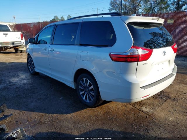 2018 TOYOTA SIENNA 5TDDZ3DC2JS193635 Photo 2