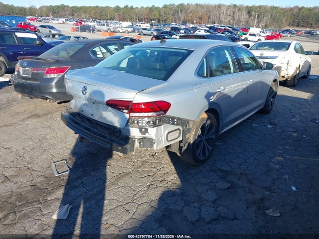 2021 VOLKSWAGEN PASSAT 1VWSA7A3XMC009572 Photo 3
