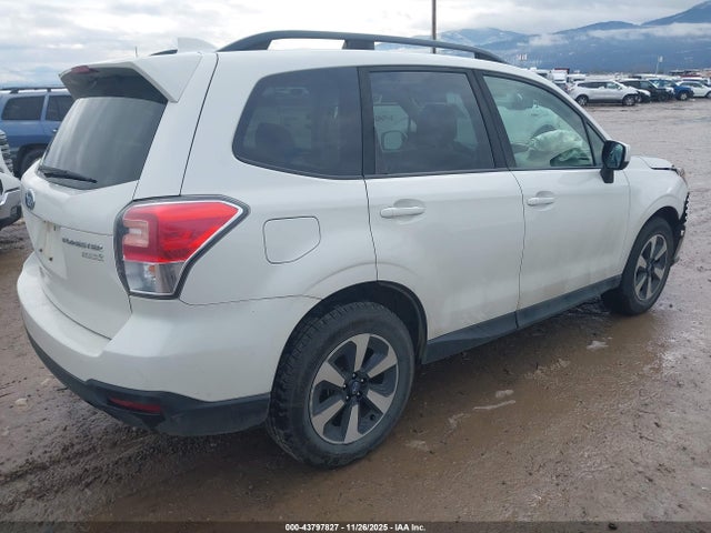 2017 SUBARU FORESTER JF2SJAEC8HH803684 Photo 3