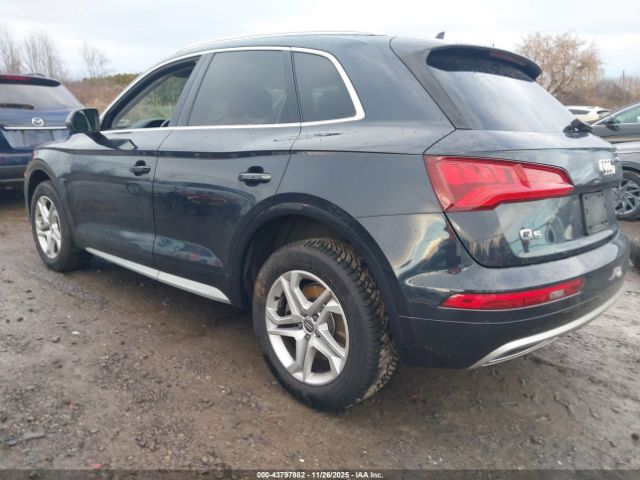 2019 AUDI Q5 WA1ANAFY3K2076502 Photo 2