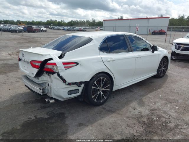 2018 TOYOTA CAMRY 4T1B11HK0JU667559 Photo 3