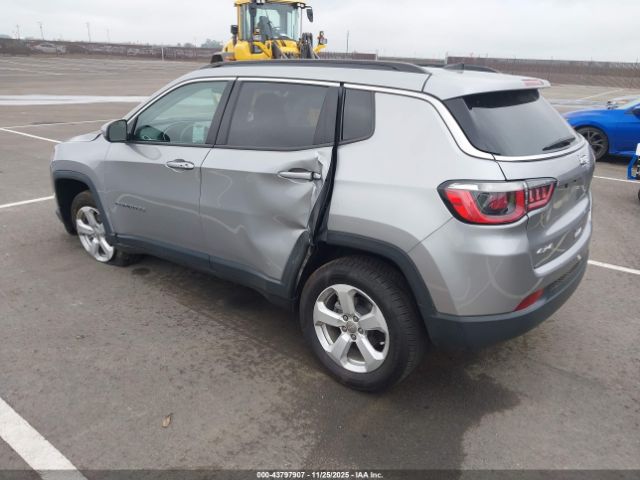 2019 JEEP COMPASS 3C4NJDBB3KT723470 Photo 2