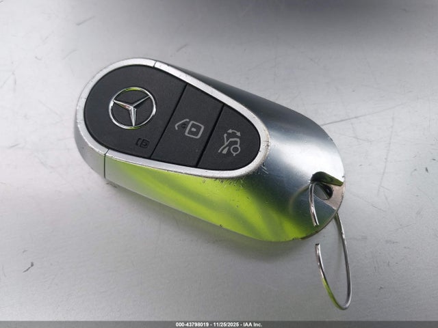 43798019 :رقم المزاد ، W1KAF4GB9PR073221 vin ، 2023 Mercedes-benz C 300 Sedan مزاد بيع