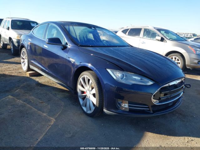 2014 TESLA MODEL S 5YJSA1H2XEFP65002 Photo 0