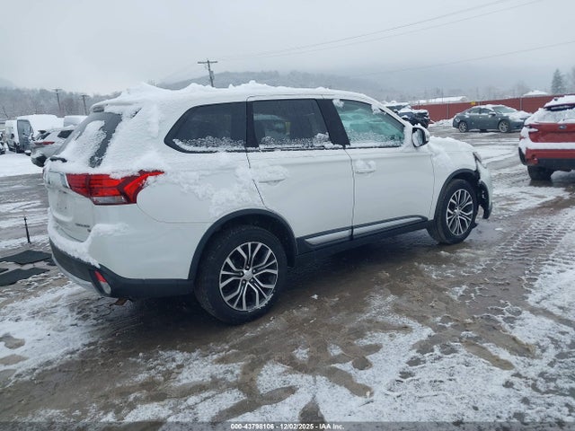 2018 MITSUBISHI OUTLANDER JA4AZ3A30JZ067113 Photo 3