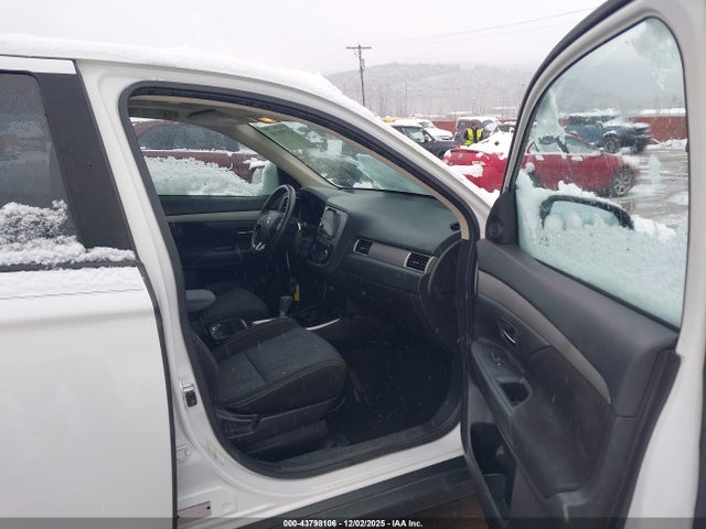 2018 MITSUBISHI OUTLANDER JA4AZ3A30JZ067113 Photo 4