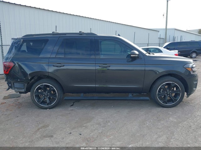 1FMJU2AT0NEA63327 Ford Expedition Limited