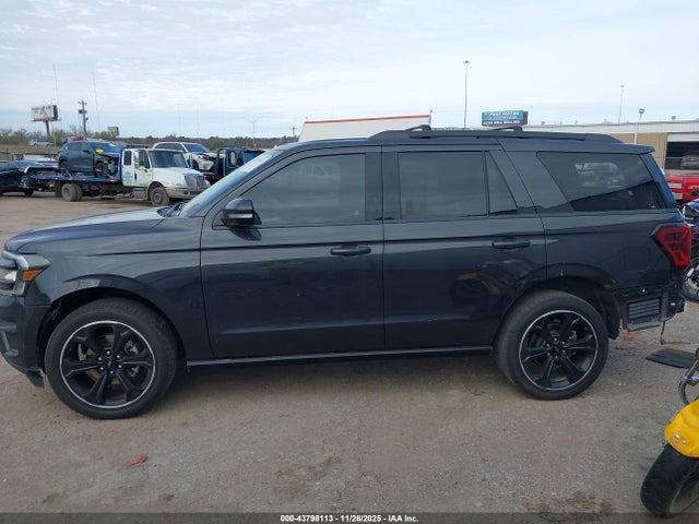 1FMJU2AT0NEA63327 Ford Expedition Limited