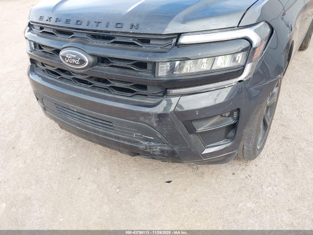 1FMJU2AT0NEA63327 Ford Expedition Limited