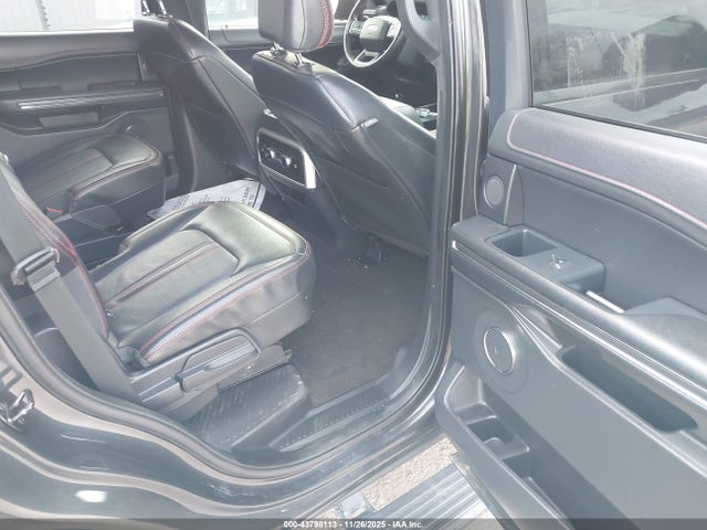 1FMJU2AT0NEA63327 Ford Expedition Limited