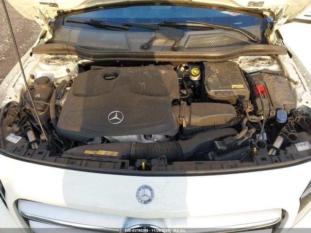 43798209 :رقم المزاد ، WDCTG4GB3FJ056020 vin ، 2015 Mercedes-benz Gla 250 4matic مزاد بيع