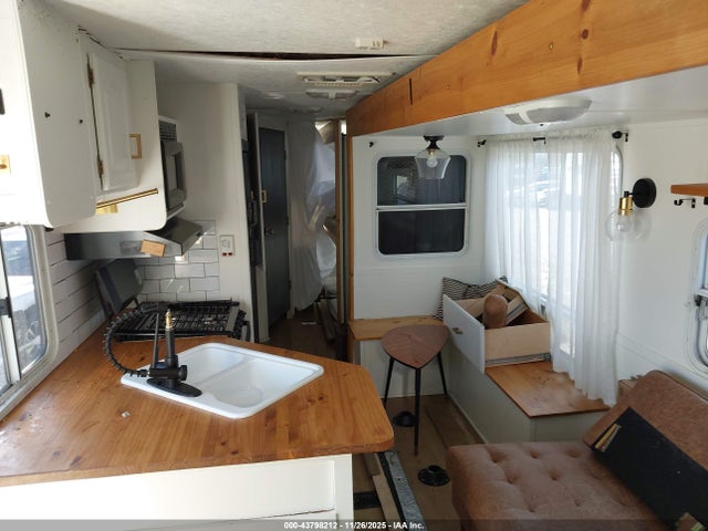 Продажа на аукционе авто 2005 Keystone Cougar, vin: 4YDT304285B062352, номер лота: 43798212
