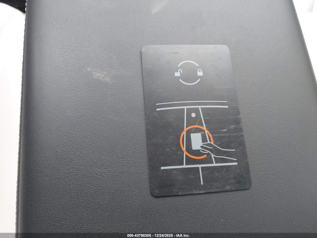 2023 TESLA MODEL 3 5YJ3E1EA0PF672738 Photo 10