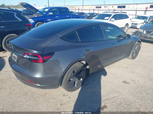 2023 TESLA MODEL 3 5YJ3E1EA0PF672738 Photo 3