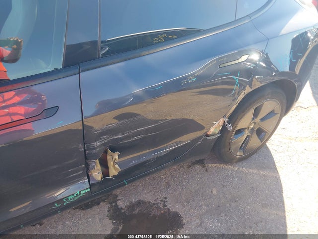 2023 TESLA MODEL 3 5YJ3E1EA0PF672738 Photo 5