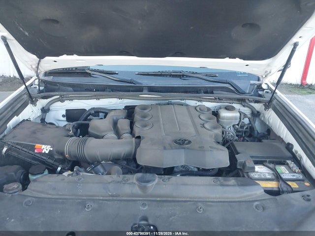 Toyota 4RUNNER SR5 2015 JTEZU5JR8F5107388 Image 10