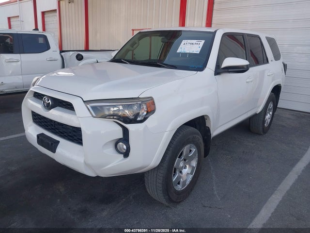 Toyota 4RUNNER SR5 2015 JTEZU5JR8F5107388 Image 2