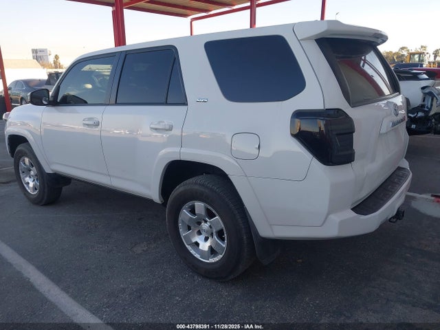 Toyota 4RUNNER SR5 2015 JTEZU5JR8F5107388 Image 3