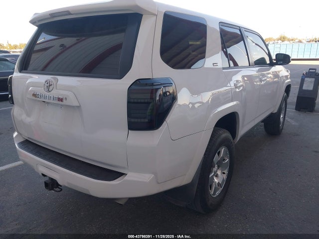 Toyota 4RUNNER SR5 2015 JTEZU5JR8F5107388 Image 4