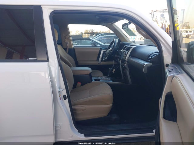 Toyota 4RUNNER SR5 2015 JTEZU5JR8F5107388 Image 5