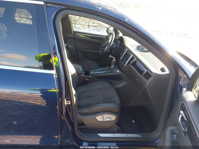 2017 PORSCHE MACAN WP1AB2A55HLB12208 Photo 4