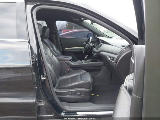 2019 CADILLAC XT4 1GYFZCR40KF108829 Photo 4