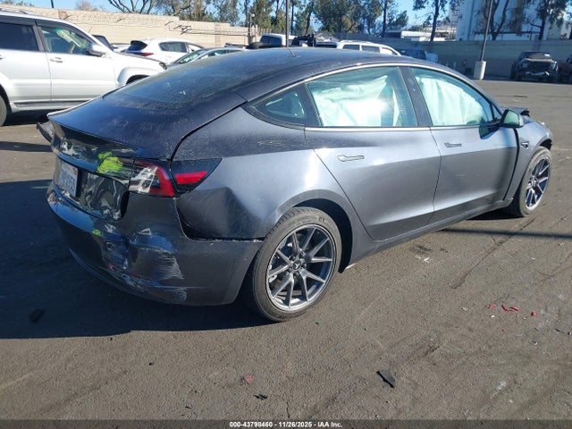 2021 TESLA MODEL 3 5YJ3E1EA4MF867592 Photo 3