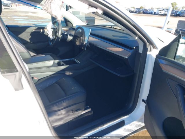 2023 TESLA MODEL Y 7SAYGDED9PF942211 Photo 4
