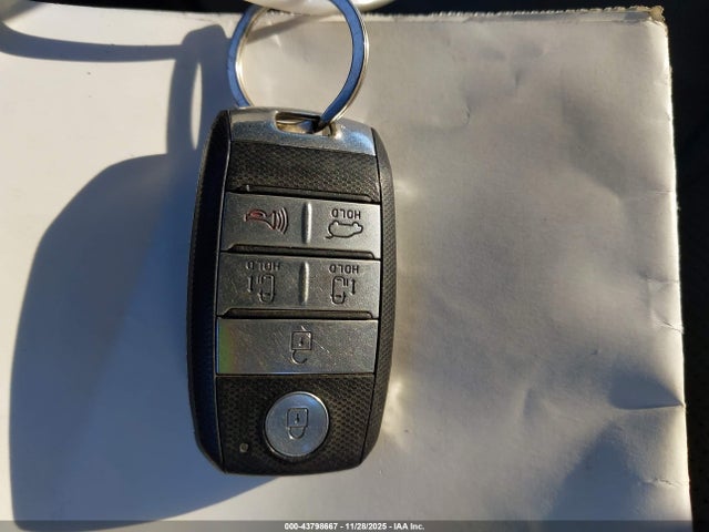 KIA SEDONA EX 2016 KNDMC5C17G6183513 Image 11
