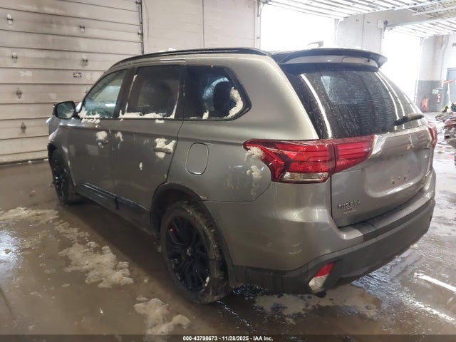 2018 MITSUBISHI OUTLANDER JA4AZ3A35JZ067866 Photo 2