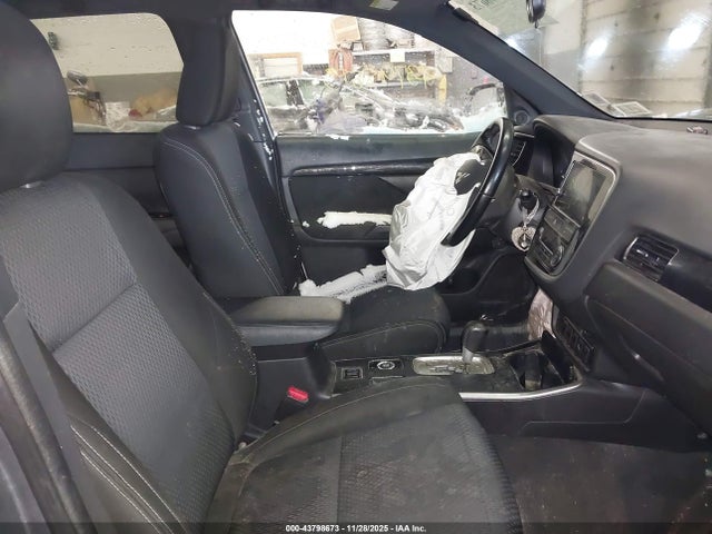 2018 MITSUBISHI OUTLANDER JA4AZ3A35JZ067866 Photo 4