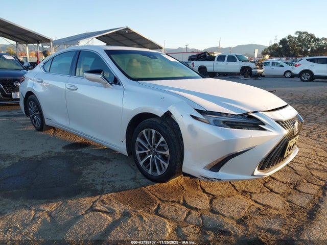 2022 LEXUS ES 300H 58ACA1C19NU019381