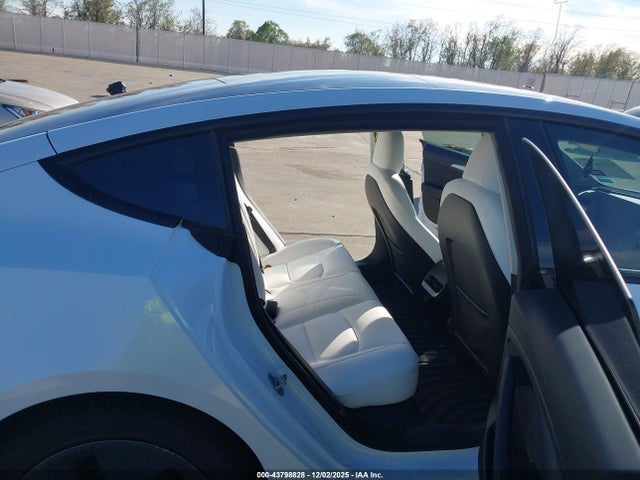 2022 TESLA MODEL 3 5YJ3E1EB0NF177705 Photo 7