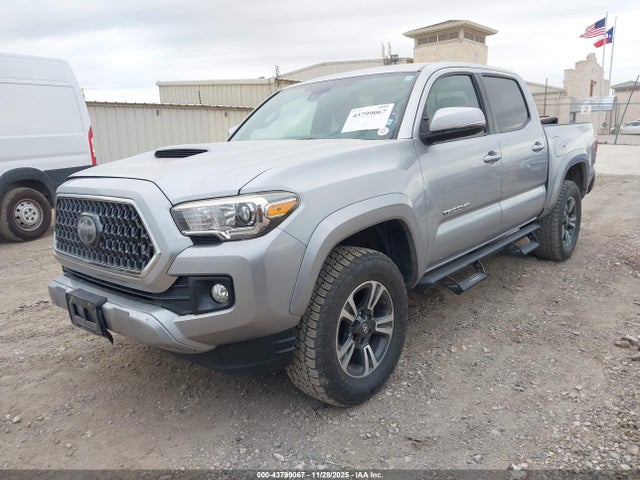 3TMAZ5CN0JM061040 Toyota Tacoma Trd Sport